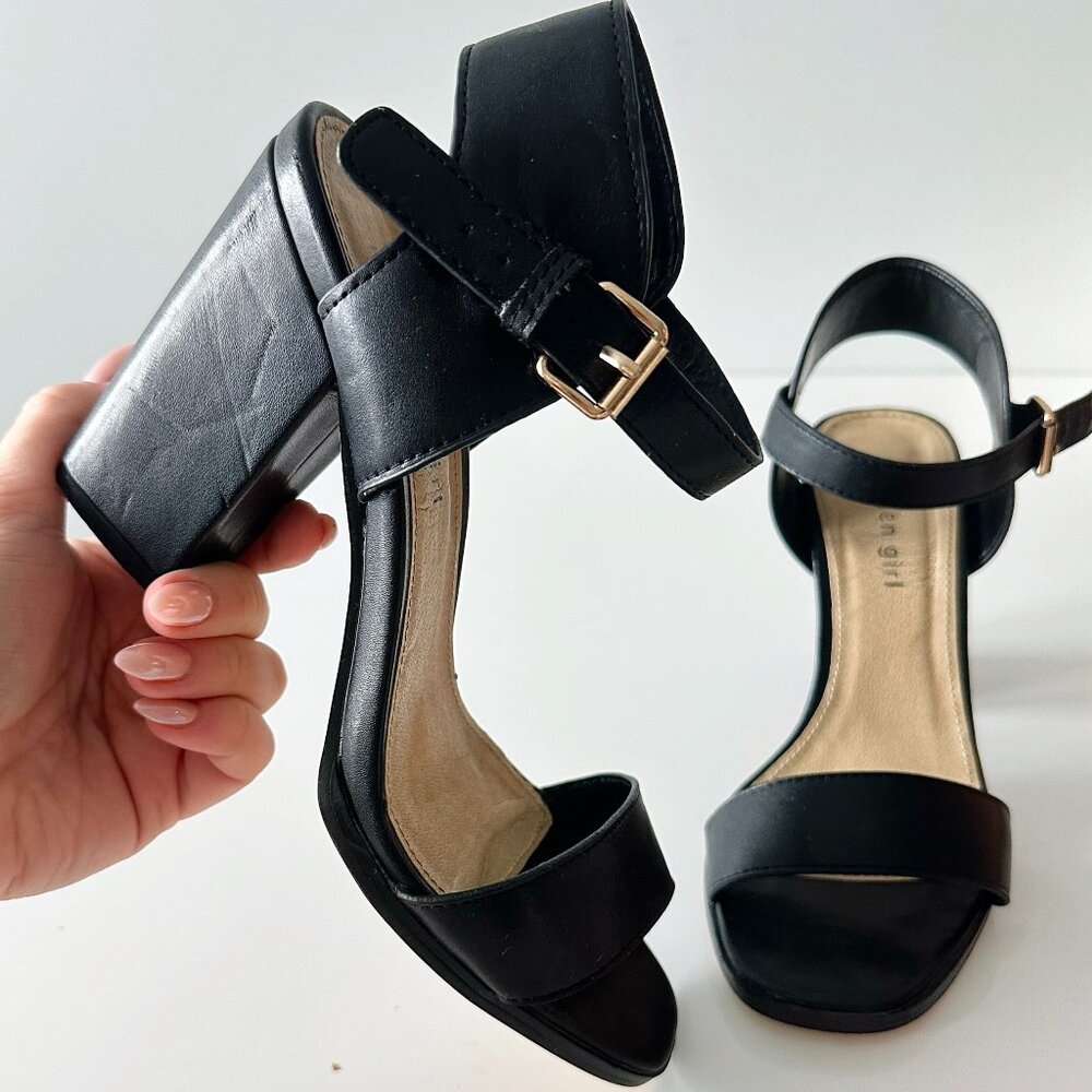 Black Women's Block Heels (Size 9)